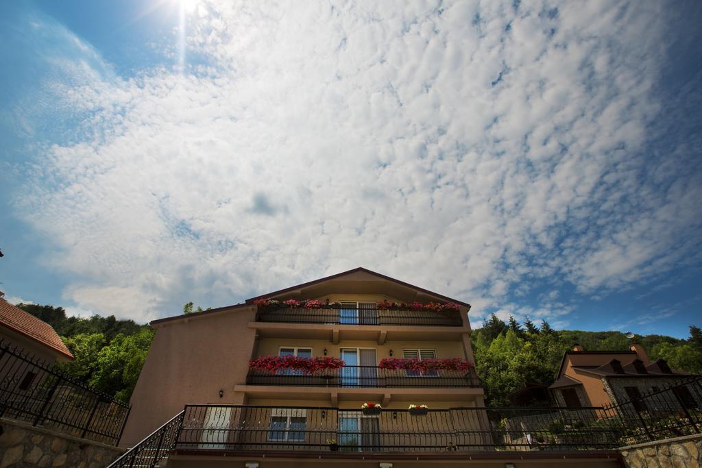 The Green Apartments Magarevo Bagian luar foto