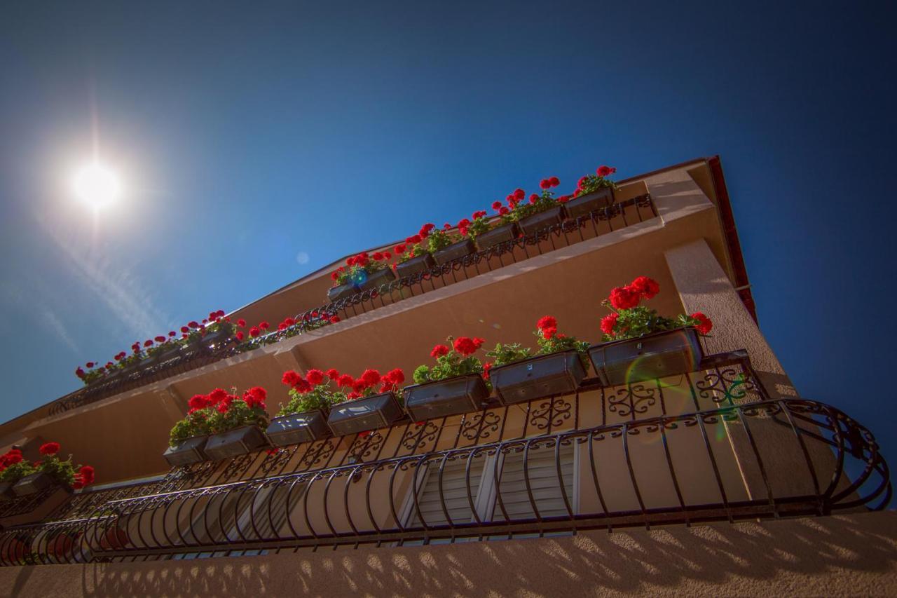 The Green Apartments Magarevo Bagian luar foto